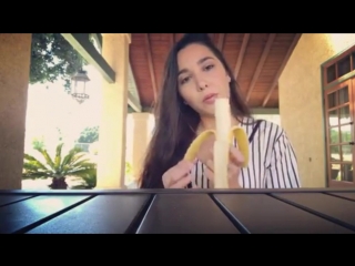 karlee gray with banana